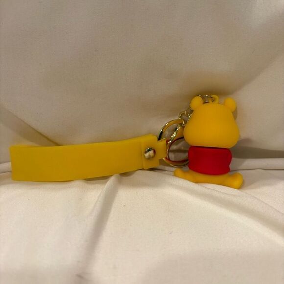Disney Winnie the Pooh with Hunny Keychain Key Ring Bag Backpack Charm NEW - Picture 4 of 4
